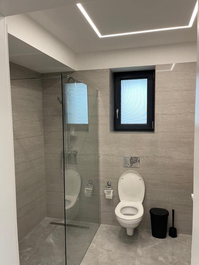 Noah Apartment Self Check-In Отопени Екстериор снимка