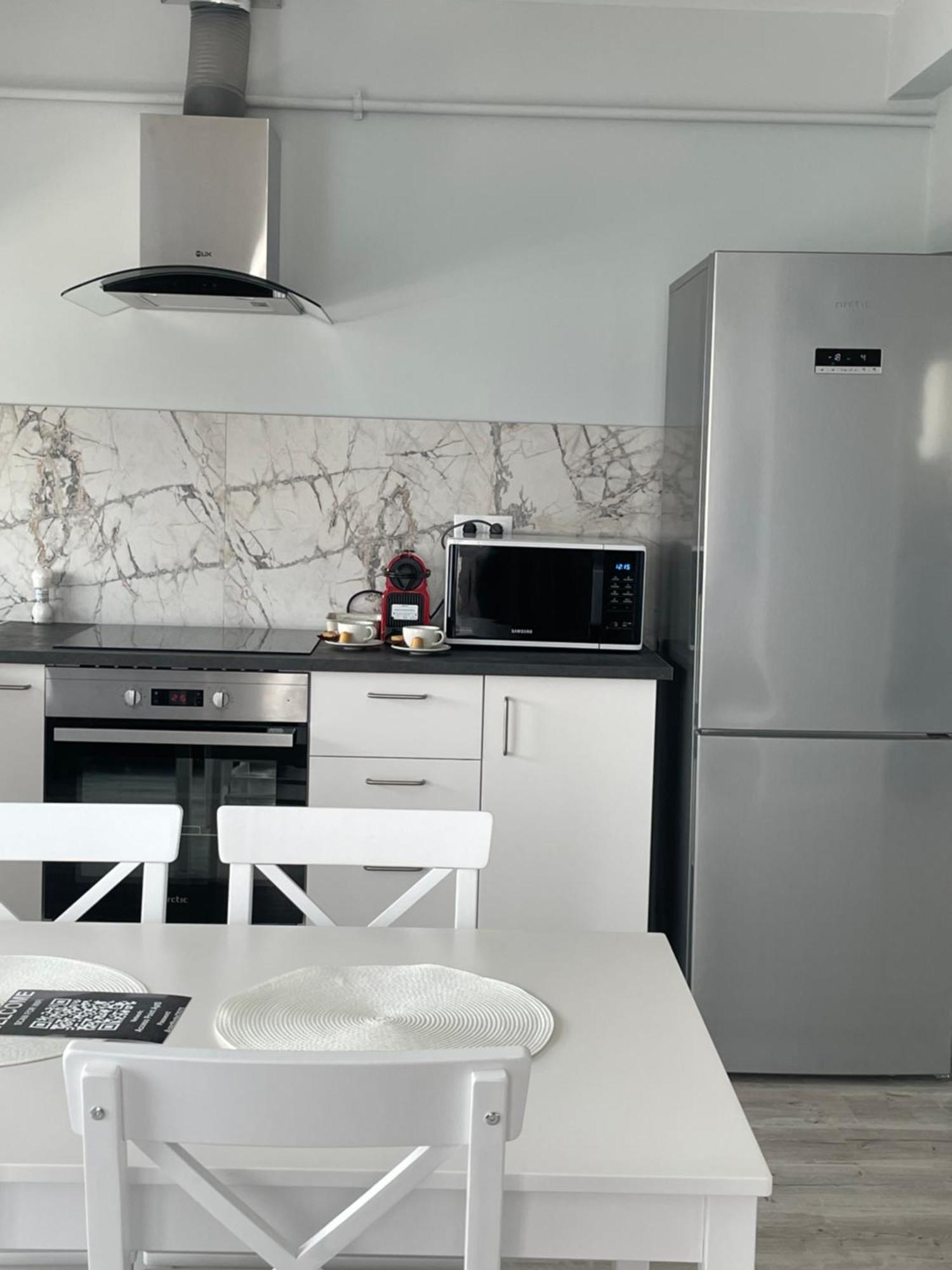 Noah Apartment Self Check-In Отопени Екстериор снимка